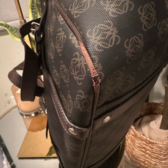 Loewe Anagram Shoulder Bag with COA & generic dustbag - Picture 12 of 16